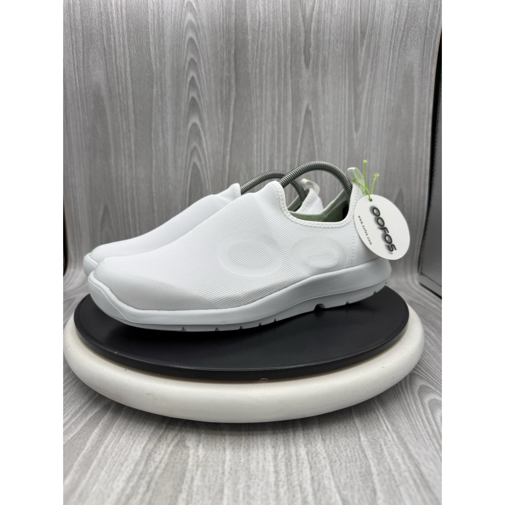OOFOS OOmg Sport Mens Size 10 Trainer Triple White Slip On Recovery Shoes NEW